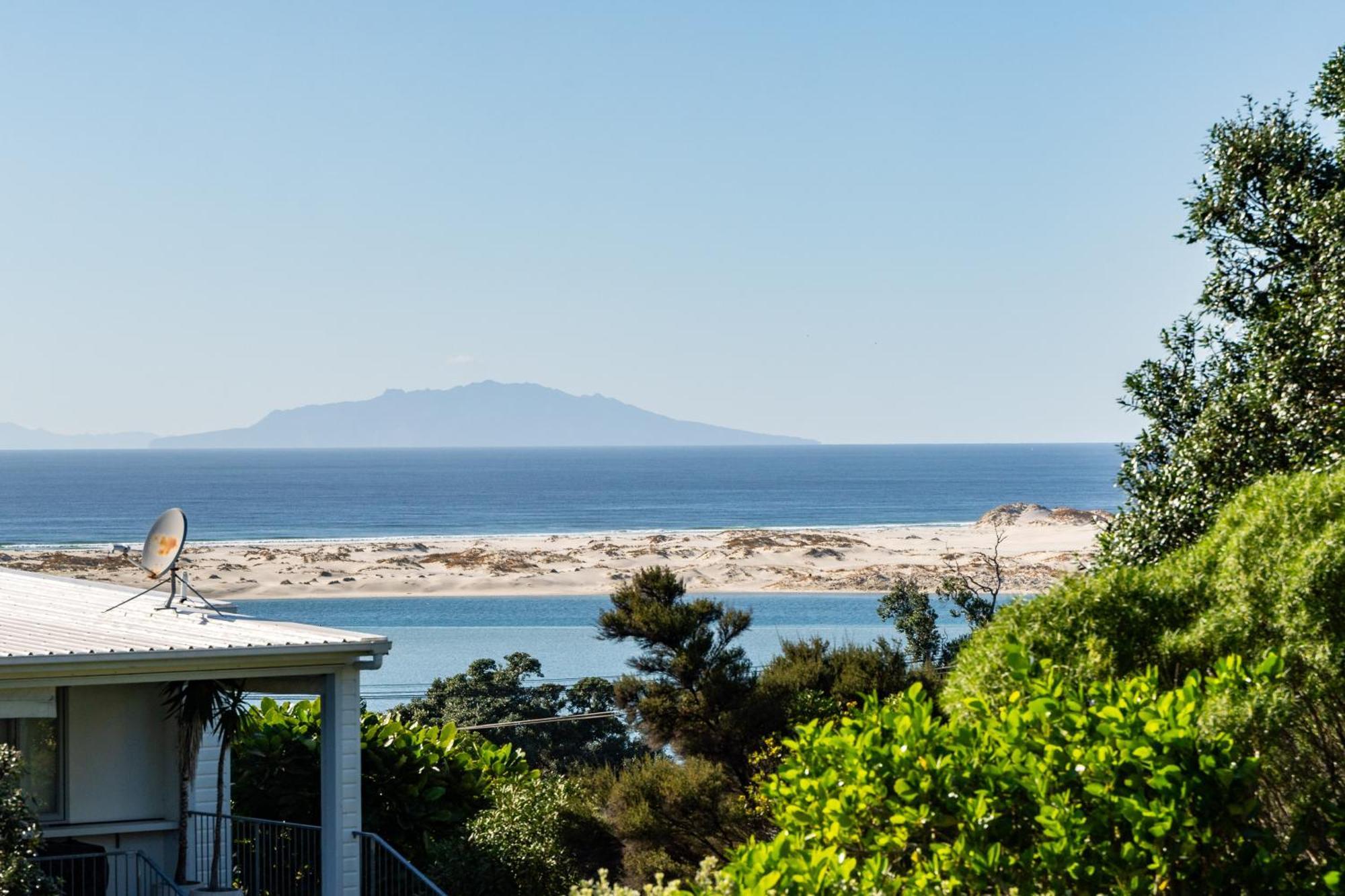 19Th Hole Getaway - Mangawhai Holiday Home Exterior photo